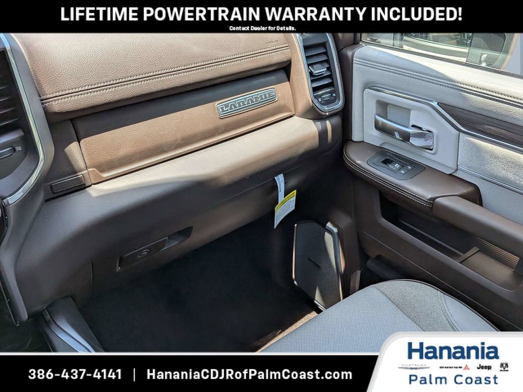 New 2026 RAM 2500 Laramie AWD/4WD image 18