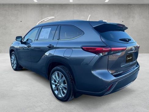 Used 2021 Toyota Highlander Limited image 14