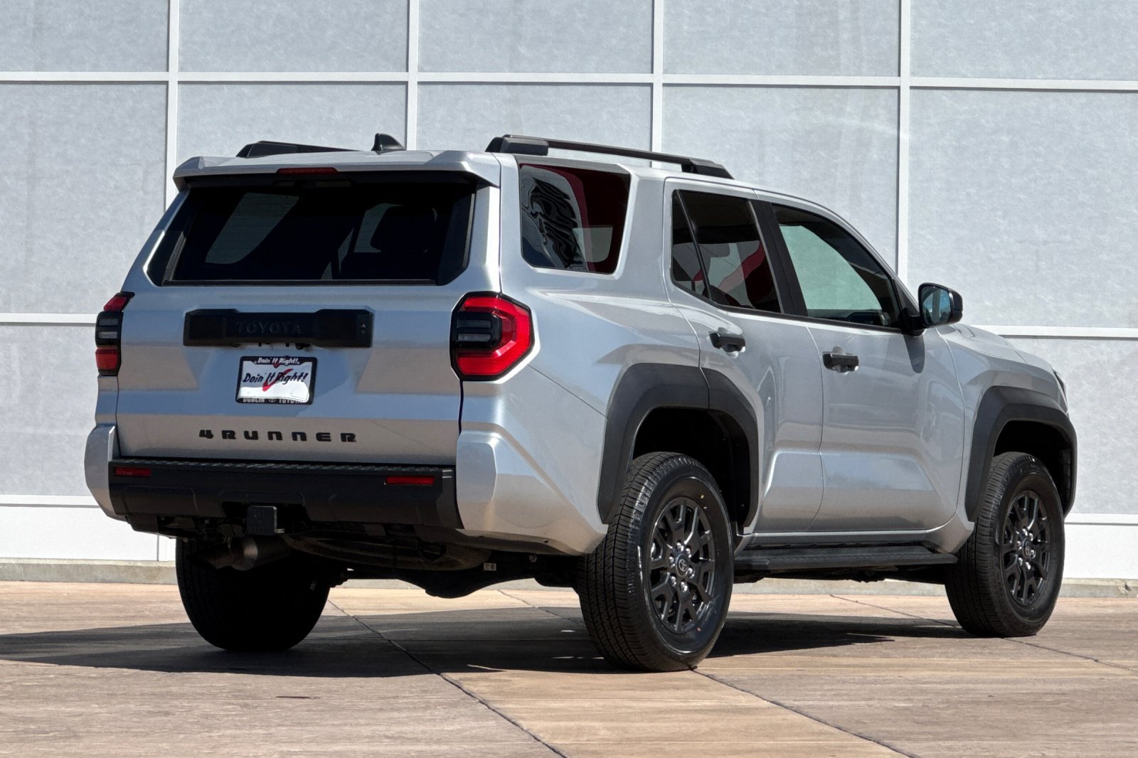 Used 2025 Toyota 4Runner SR5 AWD/4WD image 4