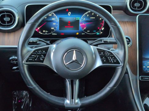 Used 2024 Mercedes-Benz GLC 300 4MATIC image 12