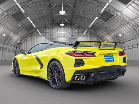 Used 2022 Chevrolet Corvette Stingray Preferred Cpe w/ Z51 Performance Package RWD image 5