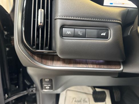 Certified 2026 Nissan Armada Platinum Reserve AWD/4WD image 17