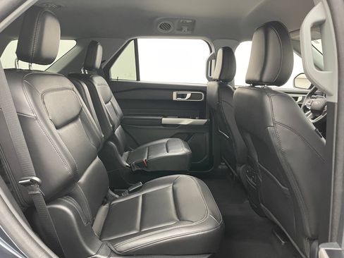 Used 2023 Ford Explorer XLT w/ Equipment Group 202A AWD/4WD image 33