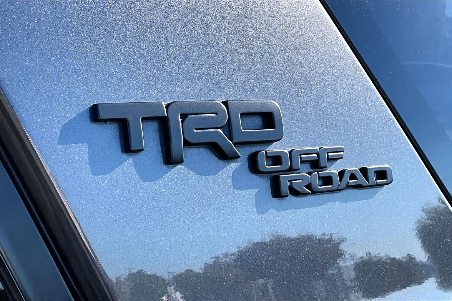 Used 2018 Toyota 4Runner TRD Off-Road w/ Convenience Package AWD/4WD image 9
