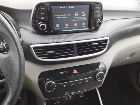 Used 2019 Hyundai Tucson SE image 27