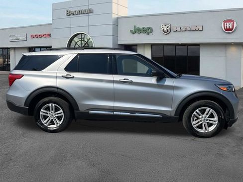 Used 2023 Ford Explorer XLT w/ Equipment Group 202A AWD/4WD image 8