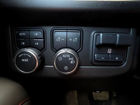 Used 2024 Chevrolet Tahoe RST w/ Luxury Package AWD/4WD image 29
