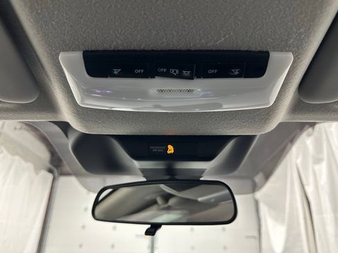 Used 2025 Nissan Kicks S AWD/4WD image 33