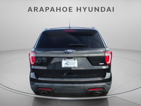 Used 2018 Ford Explorer XLT image 7