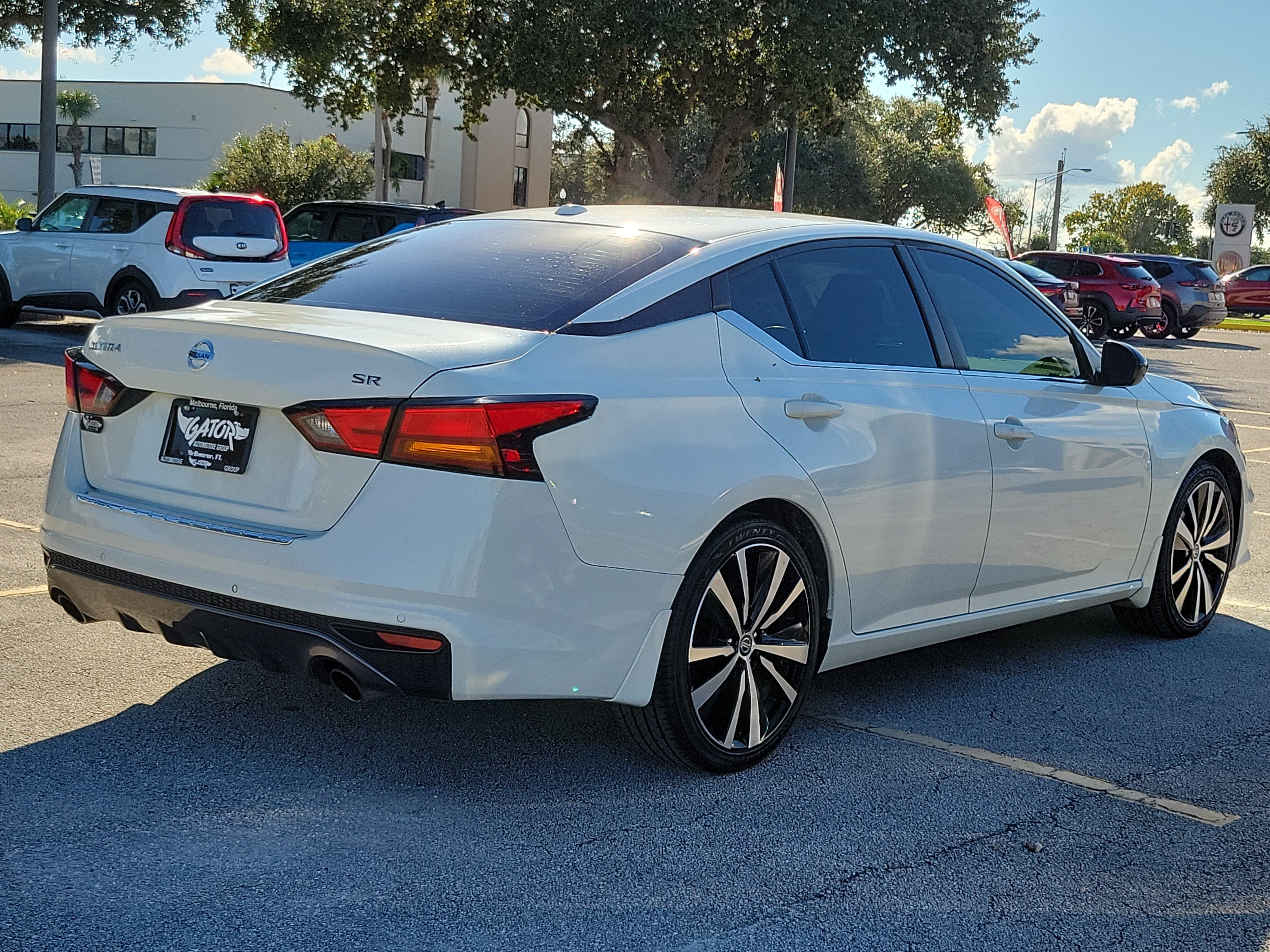 Used 2021 Nissan Altima 2.5 SR FWD image 4