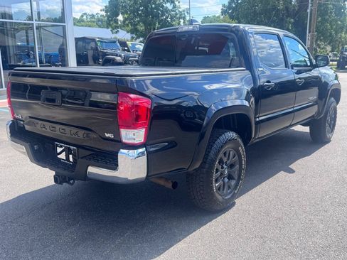 Used 2020 Toyota Tacoma SR5 AWD/4WD image 3