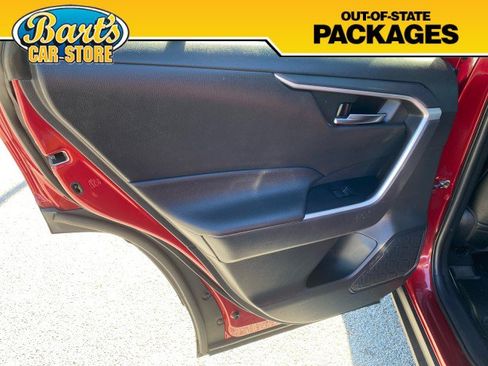 Used 2021 Toyota RAV4 XLE w/ XLE Grade Weather Package AWD/4WD image 17