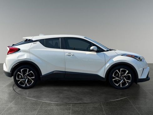 Used 2019 Toyota C-HR XLE FWD image 10
