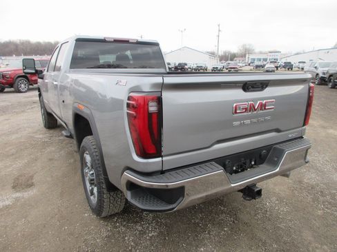 New 2026 GMC Sierra 3500 SLT image 9