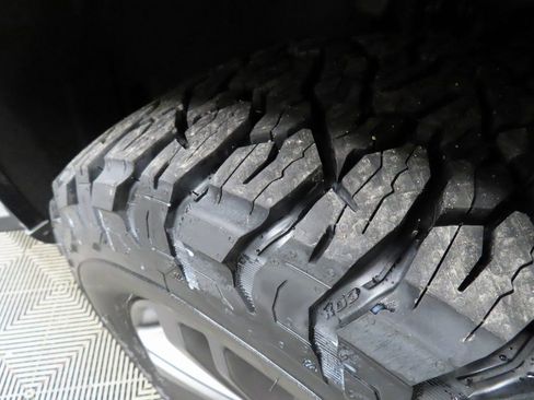 Used 2023 Ford F150 Lariat w/ Equipment Group 502A High image 7