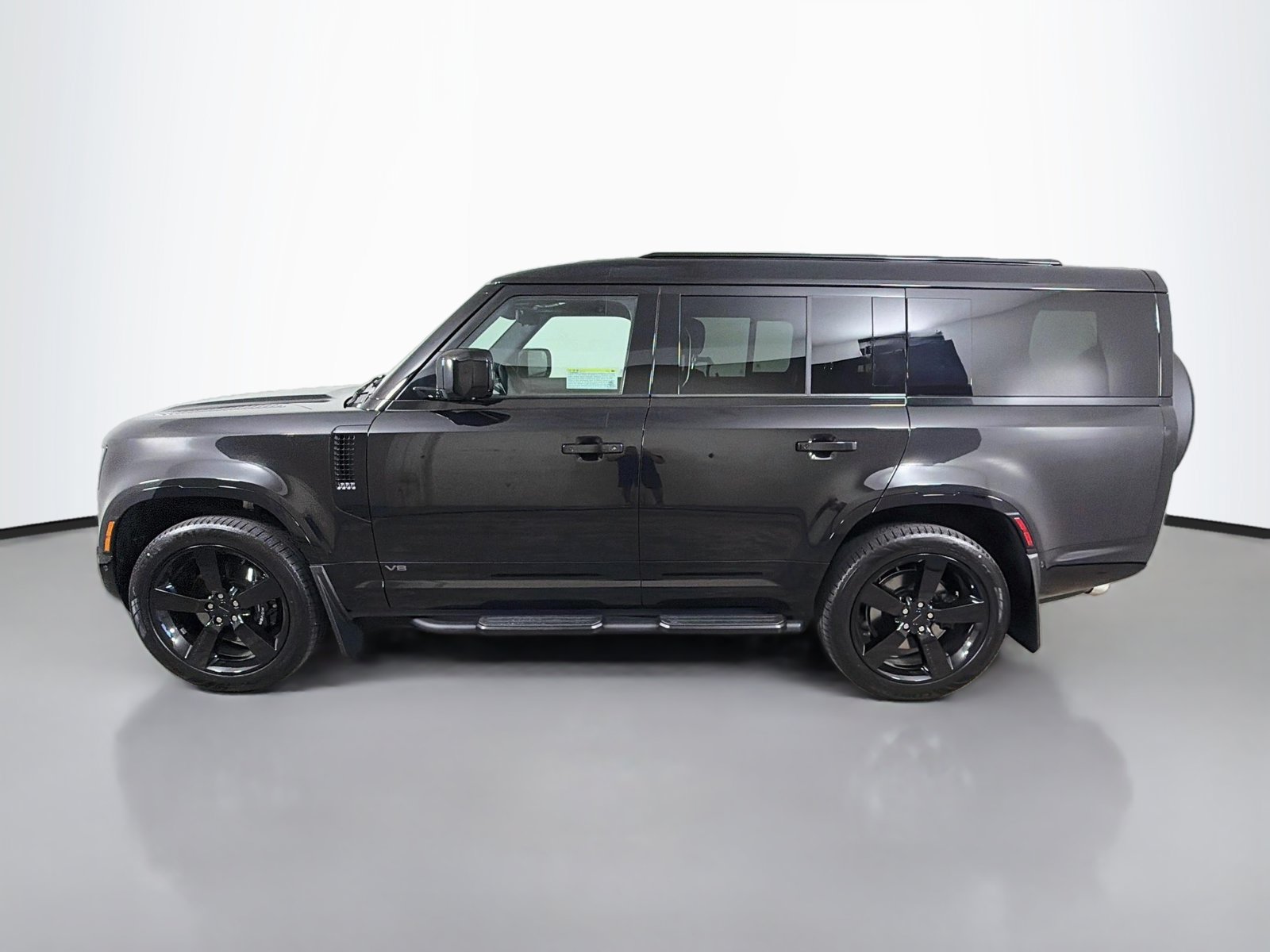 New 2026 Land Rover Defender 130 V8 AWD/4WD image 2