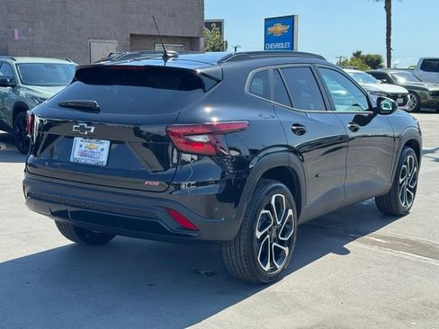 New 2026 Chevrolet Trax RS w/ Sunroof Package FWD image 5