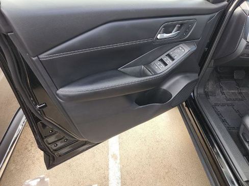 Certified 2025 Nissan Rogue SL w/ Tech Package image 30