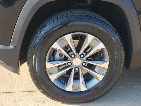 Used 2026 Chevrolet Equinox LT FWD image 17