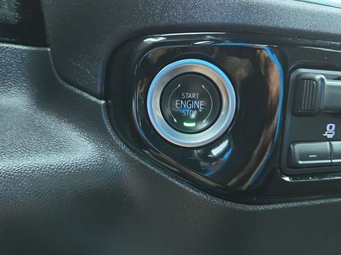 Used 2025 Chevrolet Silverado 1500 LT image 25