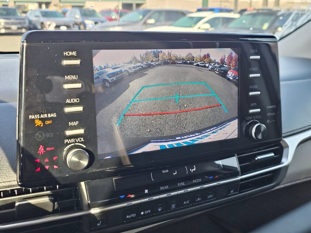 Used 2021 Toyota Sienna XLE FWD image 13