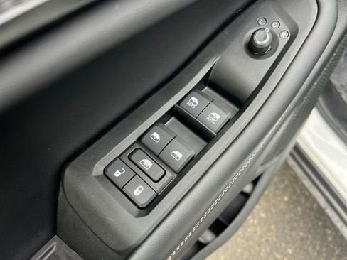 New 2025 Jeep Grand Cherokee L Laredo image 12