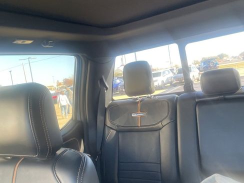 Used 2024 Ford F250 Platinum w/ FX4 Off-Road Package image 14