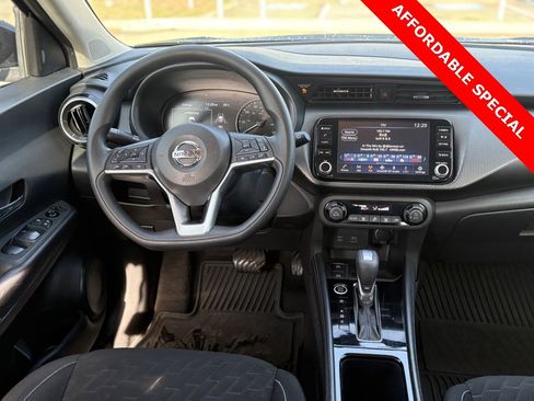 Used 2021 Nissan Kicks SV image 12