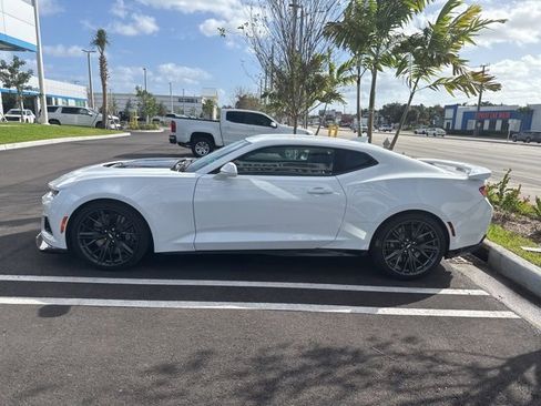 Used 2018 Chevrolet Camaro ZL1 image 4