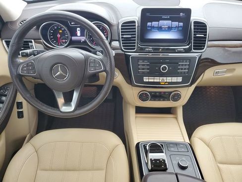 Used 2019 Mercedes-Benz GLS 450 4MATIC image 10