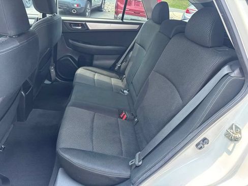 Used 2017 Subaru Outback 2.5i Premium AWD/4WD image 9