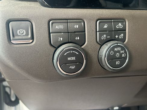 Used 2026 Chevrolet Silverado 2500 LTZ AWD/4WD image 25
