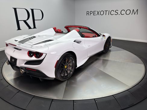 Used 2023 Ferrari F8 Tributo RWD image 8