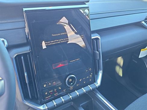 New 2025 GMC Acadia Elevation image 21