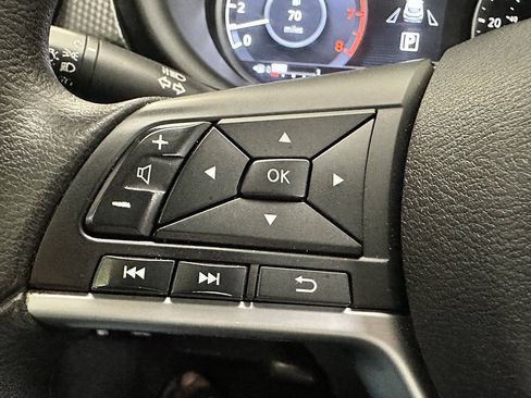 Used 2019 Nissan Kicks SV FWD image 28