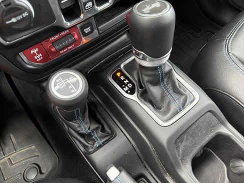 Used 2022 Jeep Wrangler Unlimited Rubicon 4xe w/ Cold Weather Group AWD/4WD image 34