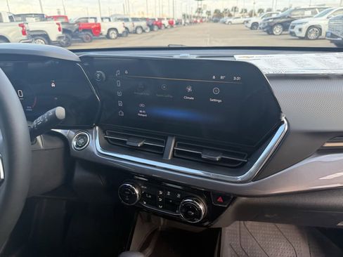 New 2025 Chevrolet Trax ACTIV w/ Sunroof Package image 46
