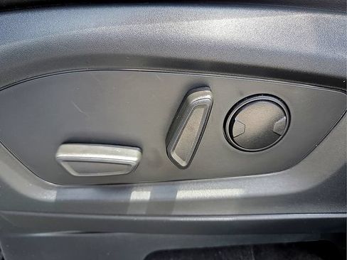 Used 2024 Ford Explorer XLT w/ Equipment Group 202A AWD/4WD image 18