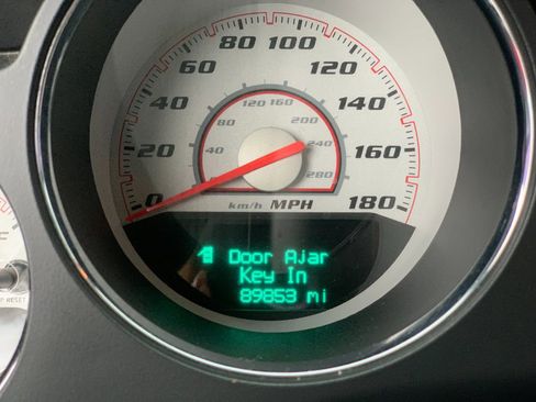 Used 2014 Dodge Challenger SRT8 image 26