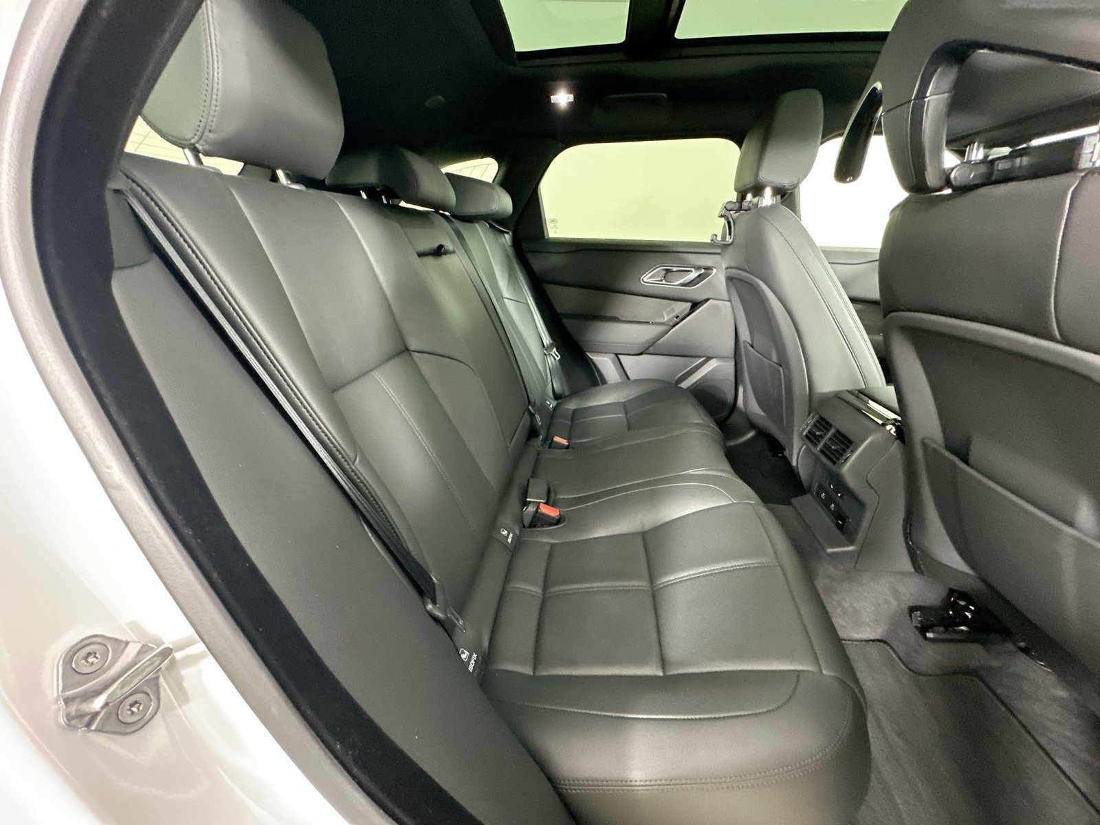 New 2026 Land Rover Range Rover Velar S AWD/4WD image 40