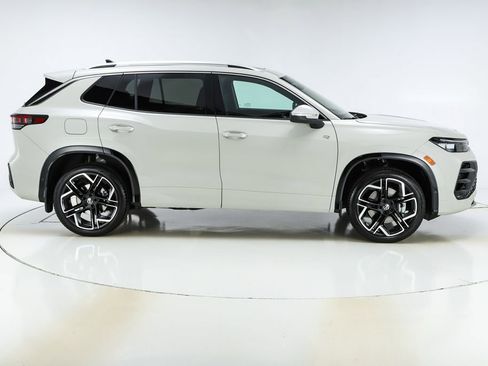 New 2026 Volkswagen Tiguan SEL R-Line image 49