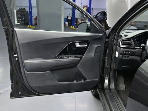 Used 2022 Kia Niro EX w/ Cold Weather Package image 14