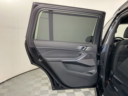 Certified 2025 BMW X7 xDrive40i w/ M Sport Package AWD/4WD image 13