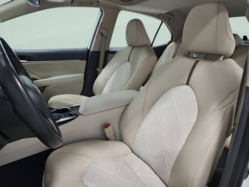 Used 2019 Toyota Camry SE image 23