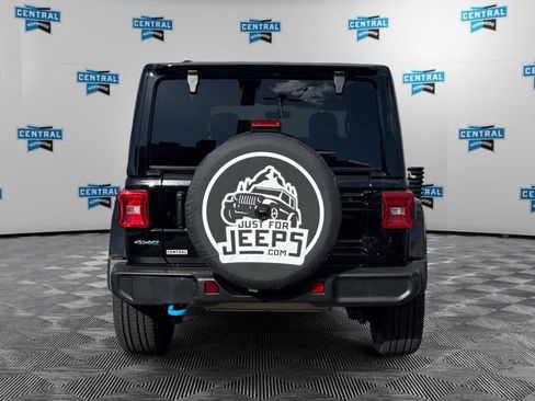 Used 2023 Jeep Wrangler Unlimited Sahara w/ Cold Weather Group image 5