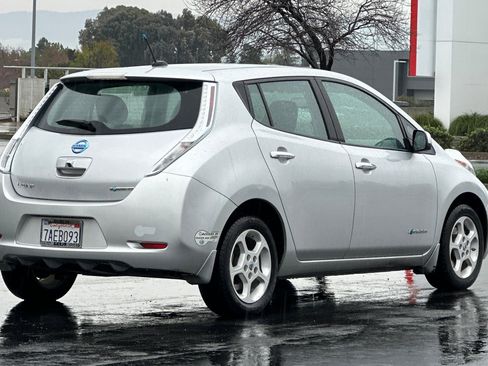 Used 2013 Nissan Leaf SV w/ LED & Quick Charge Pkg image 4