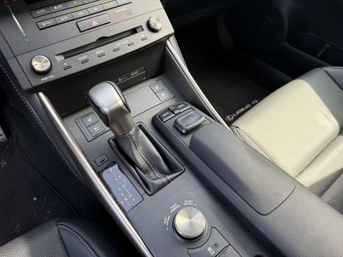 Used 2016 Lexus IS 200t RWD image 13
