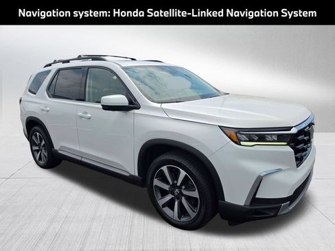 Used 2025 Honda Pilot Elite image 4