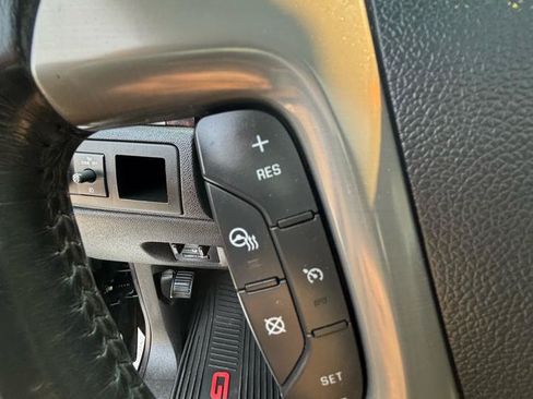 Used 2013 GMC Yukon Denali AWD/4WD image 16