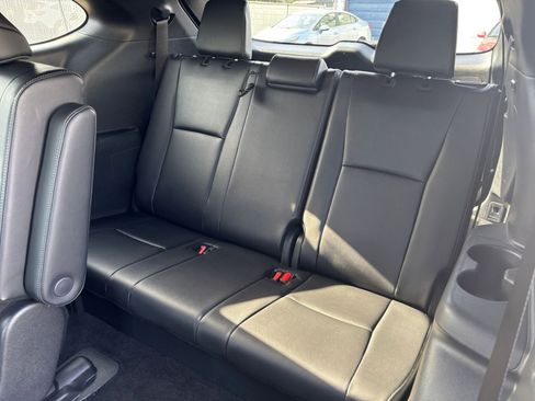 Used 2025 Toyota Highlander XSE AWD/4WD image 33